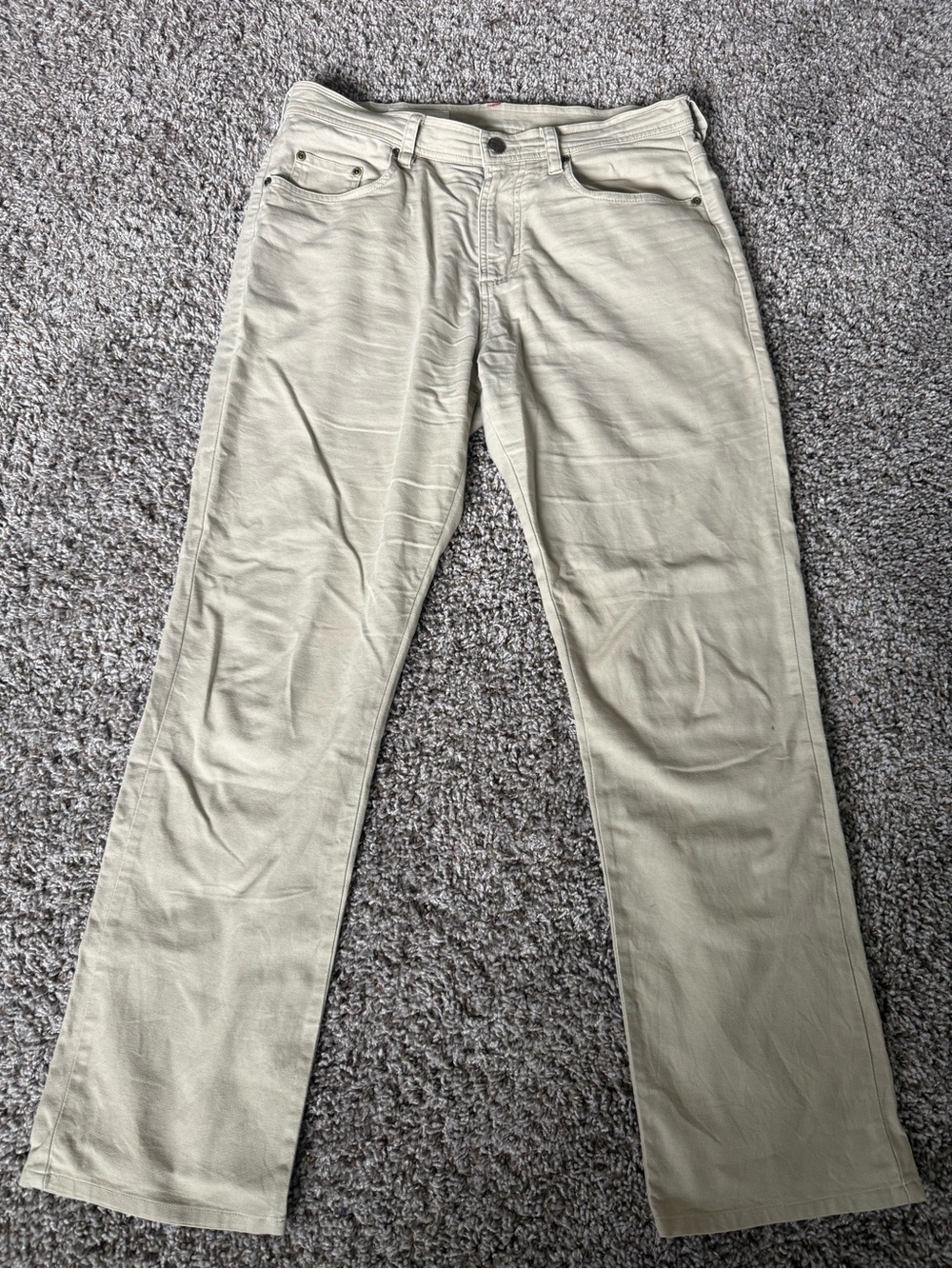 Onward Reserve Men's Classic Straight Leg Pants in Light Khaki. Size 32x30